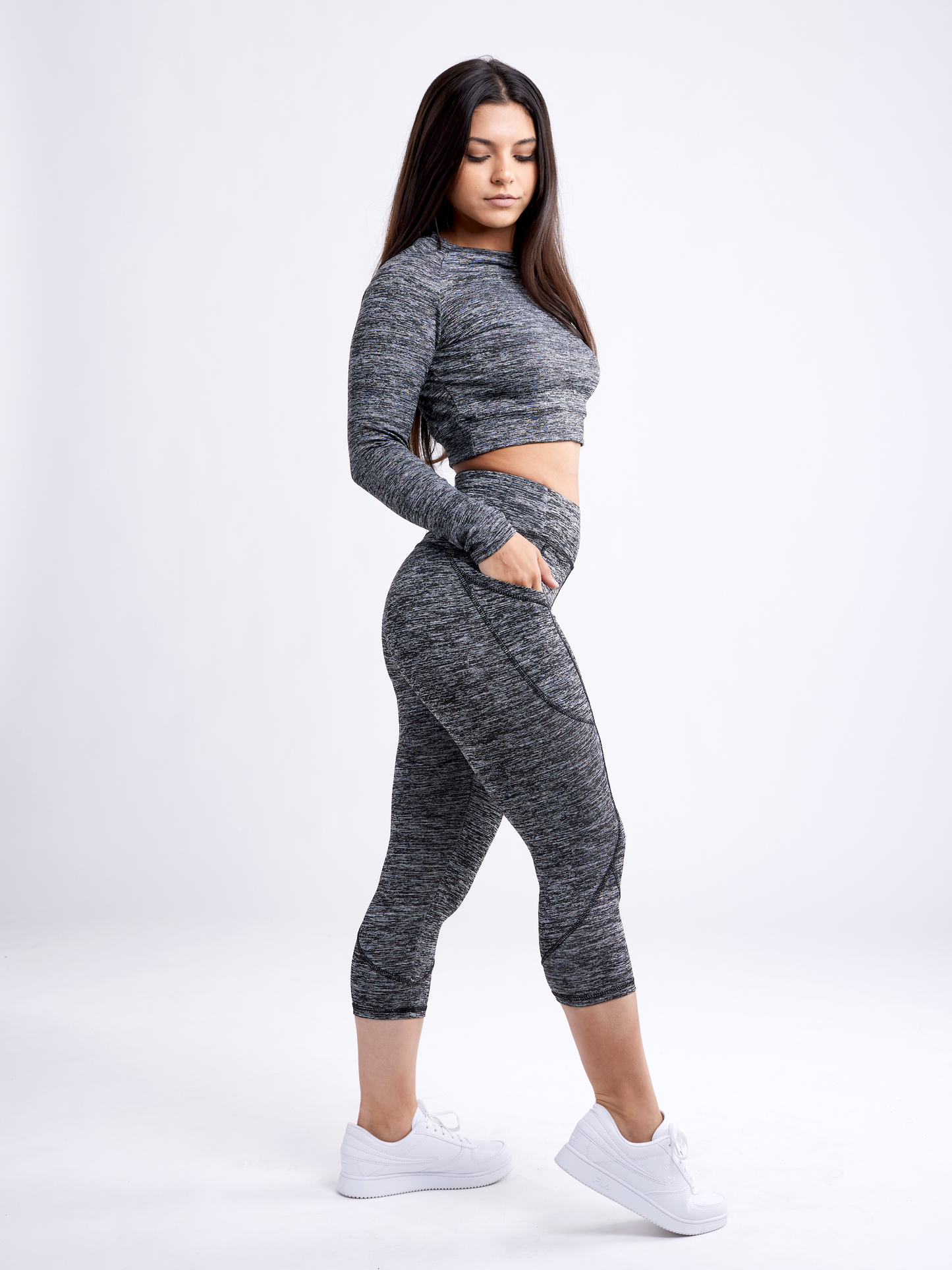 Long-Sleeve Crop Top | Women's Gym Wear - FitFlex