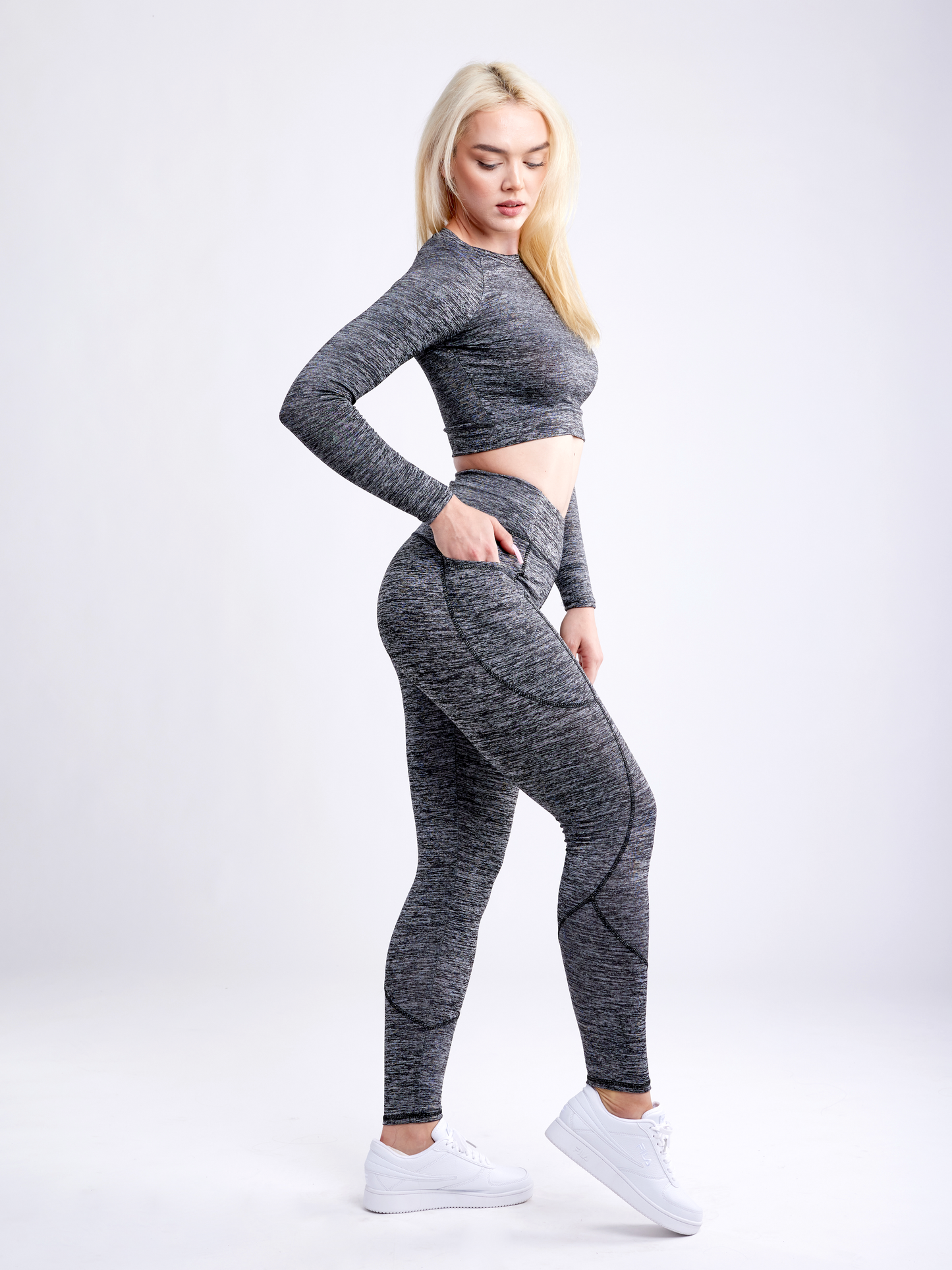 Long-Sleeve Crop Top | Women's Gym Wear - FitFlex