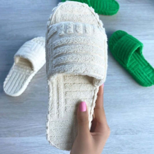 Comfort Leisure Beach Shoes - Flat Thick Furry Slippers for Women